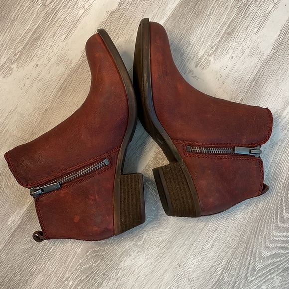 NIB Lucky Brand Oxblood Red Full Zip Suede Leather Booties Boots 5 - Picture 8 of 10